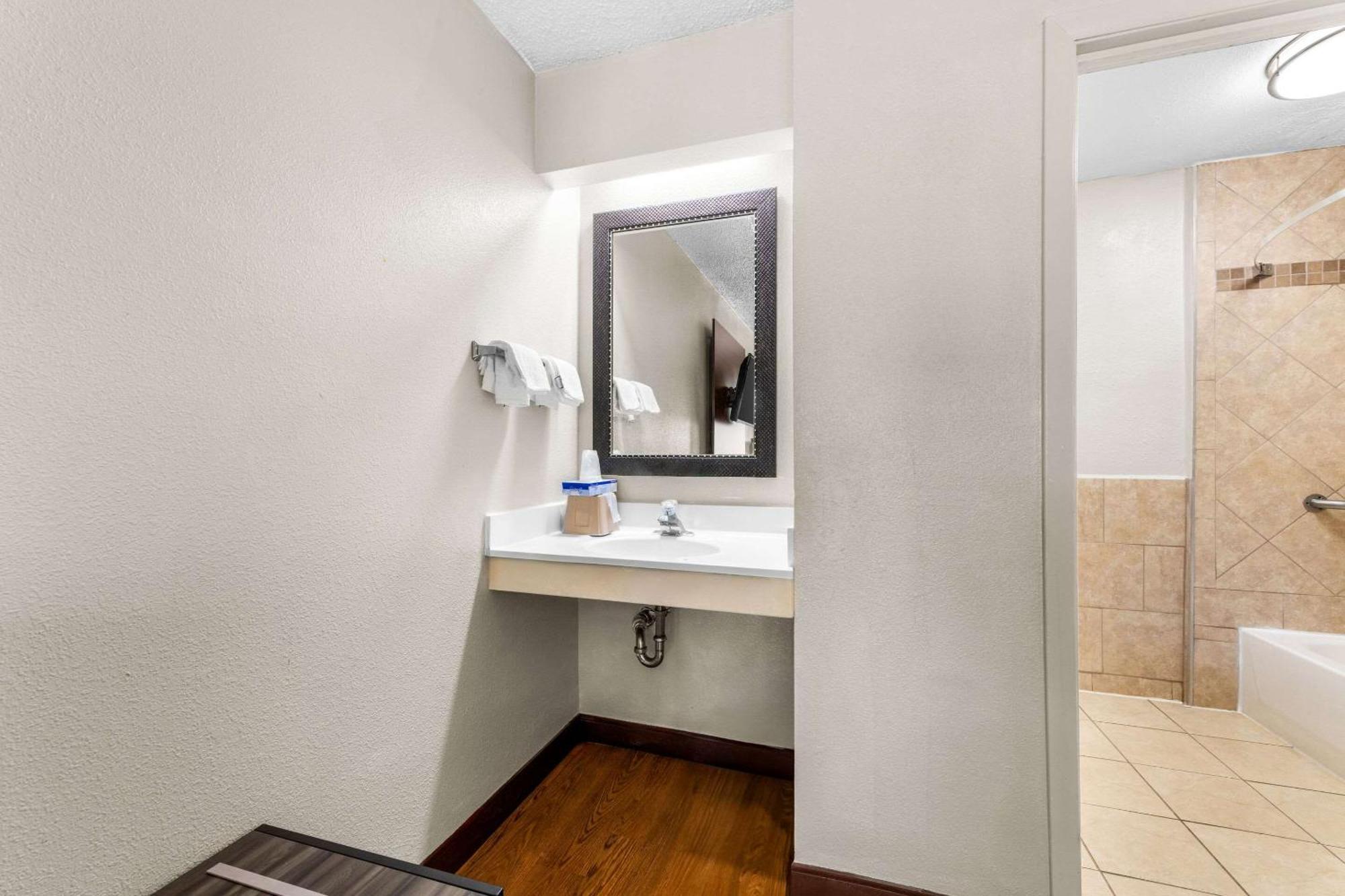 Econo Lodge Charlotte Airport Kültér fotó