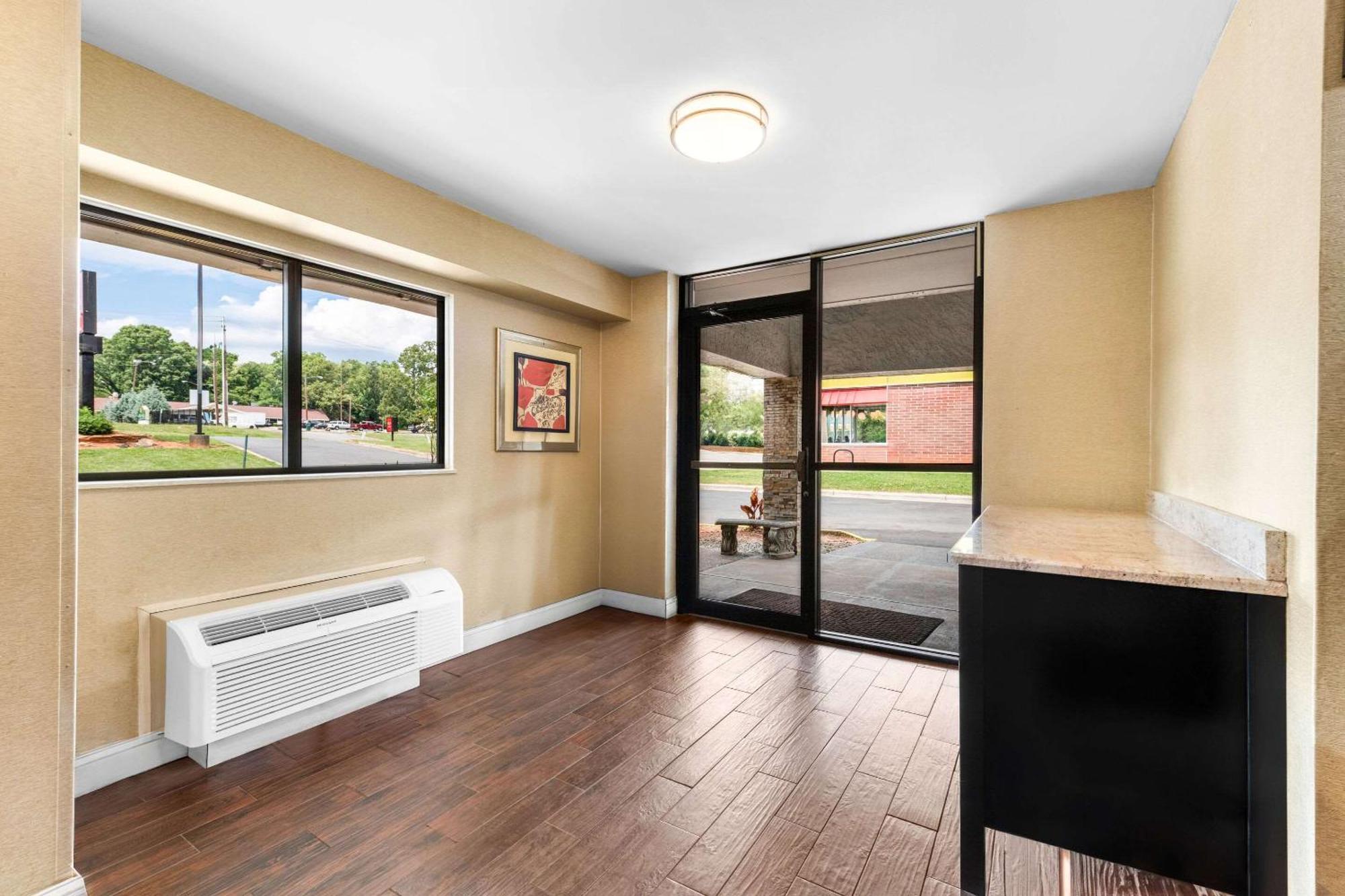 Econo Lodge Charlotte Airport Kültér fotó